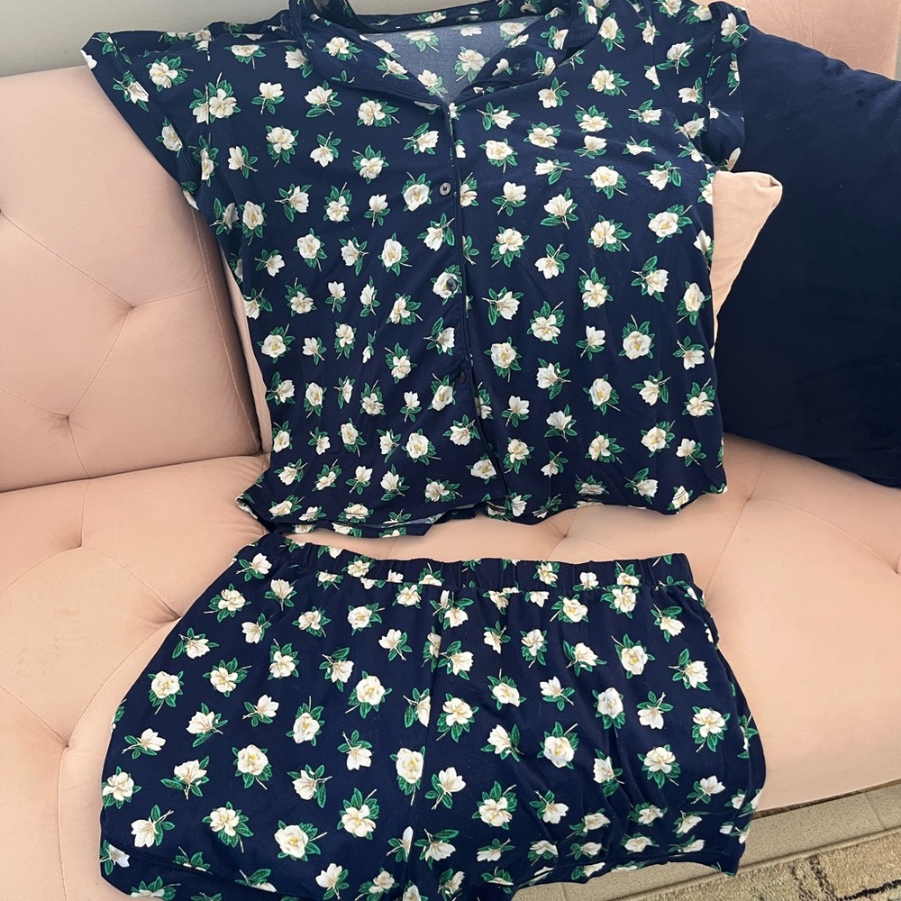 Draper James Navy Floral Pajama Set